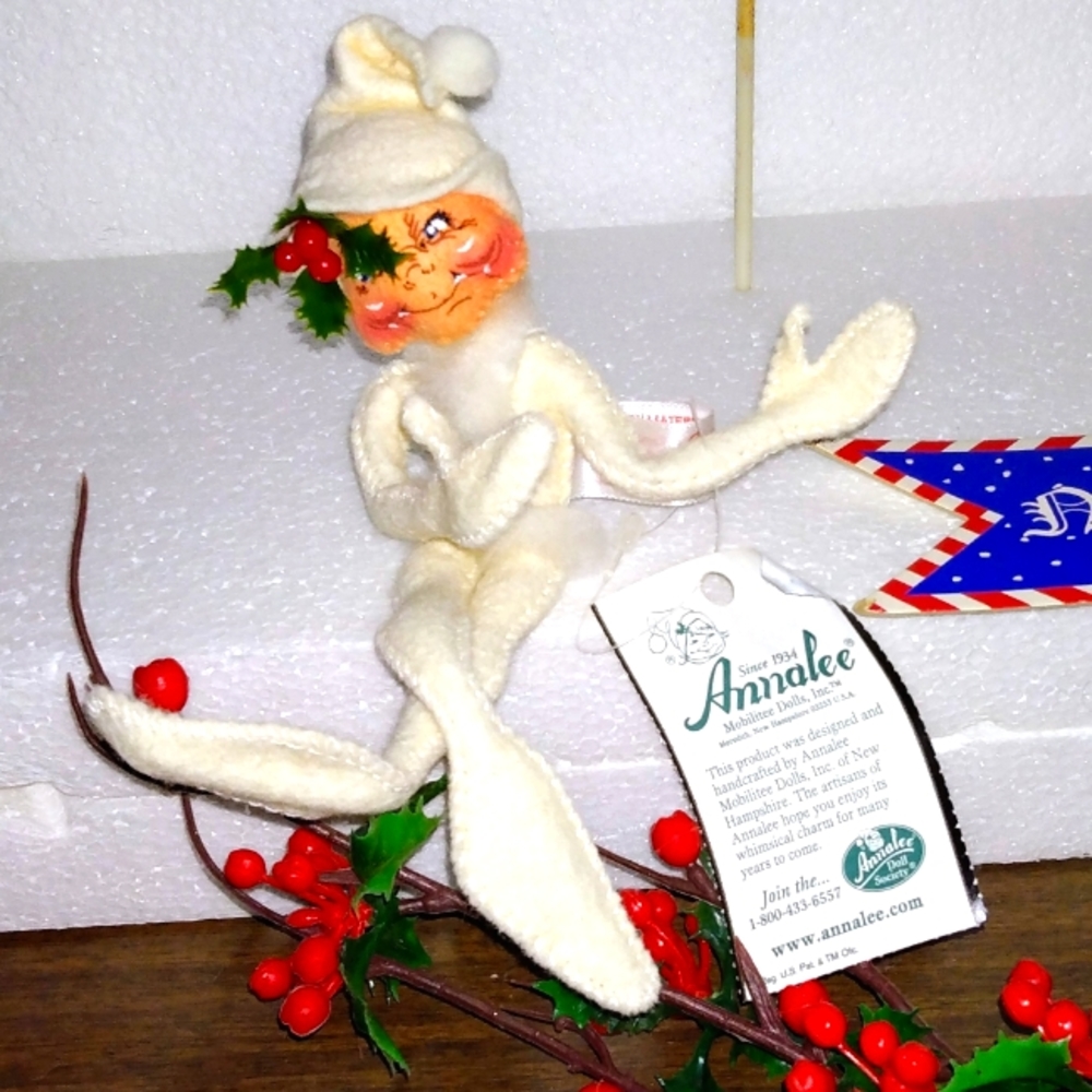 Annalee 5" Christmas Elf (white)NWT